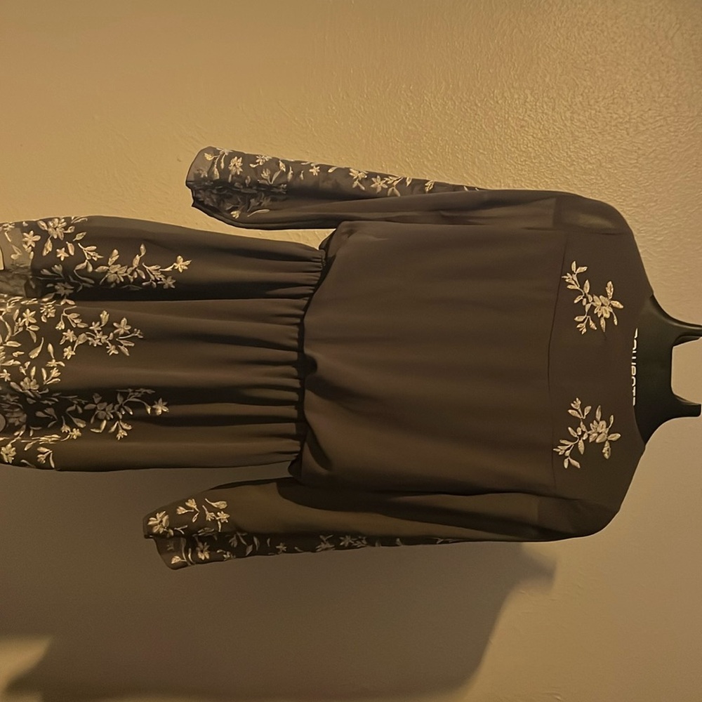 Black House White Market Grey Dresss! Super comfy! Worn once